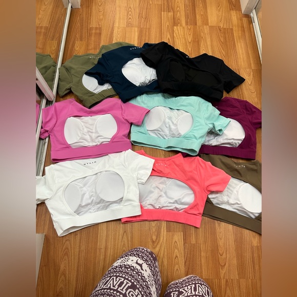 NVGTN Bundle 9 Open Back Top - Picture 2 of 3